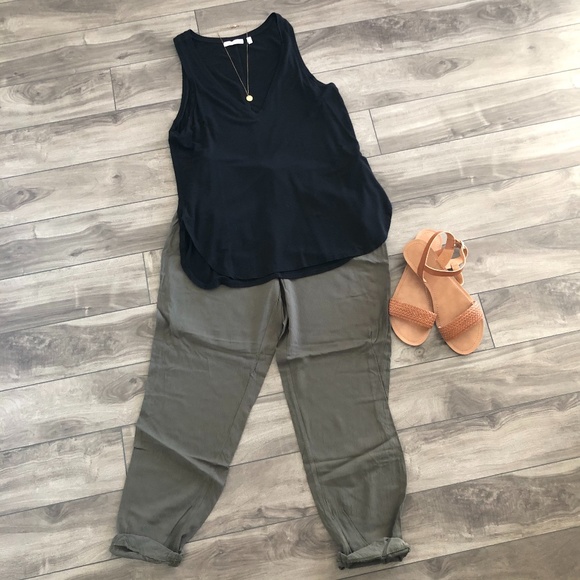 Ardene's Green Loose Jogger Pant - Picture 2 of 6